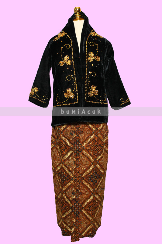 Baju Adat Wanita Jawa